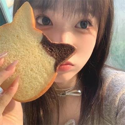 拉．拉